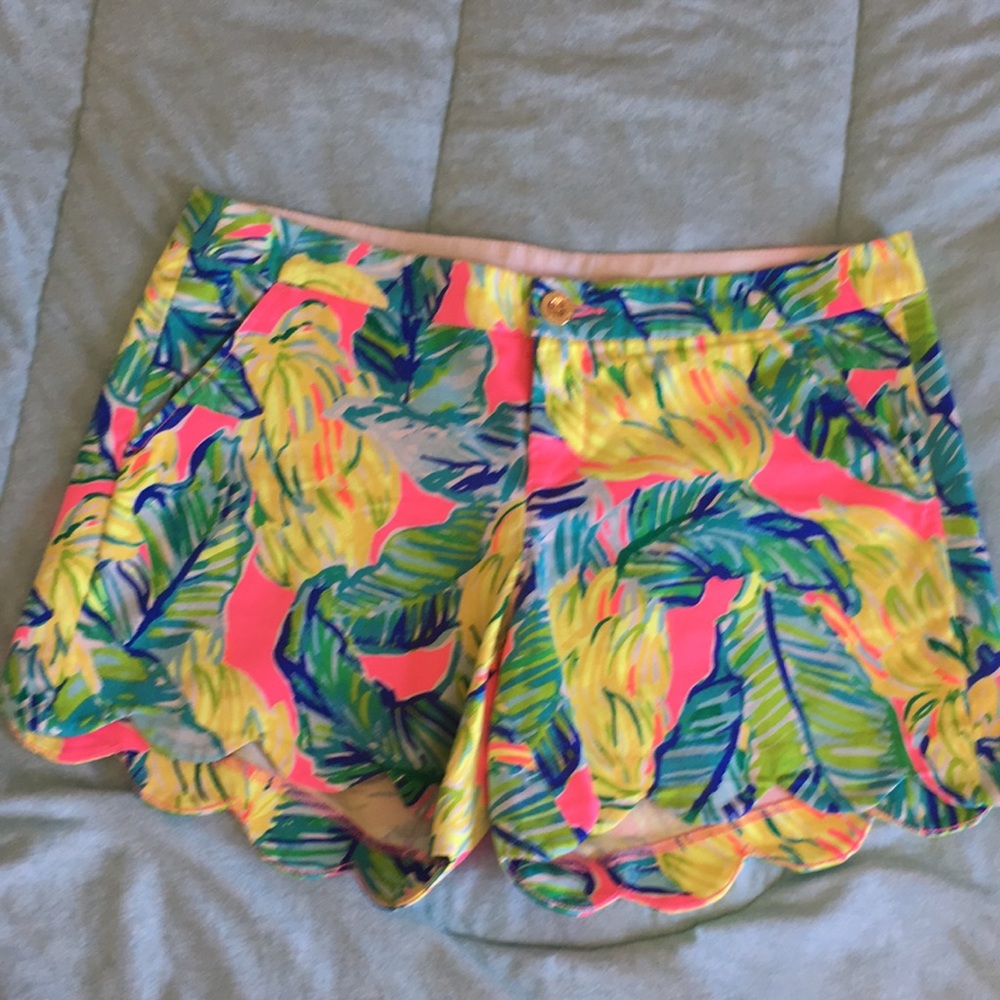 Lilly Pulitzer used never worn size 8 shorts